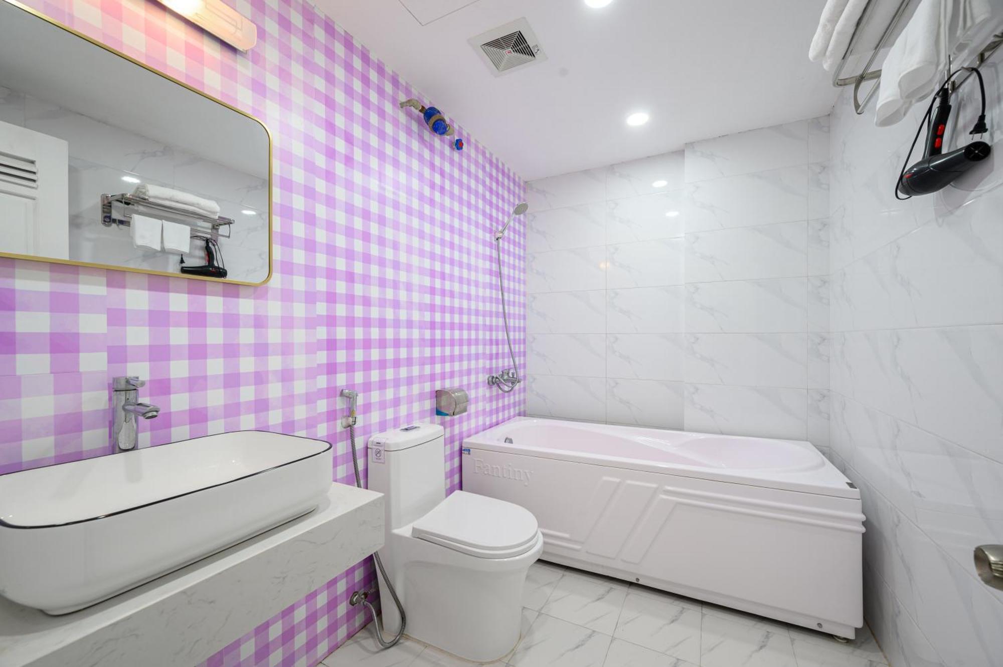 Luxe Paradise Residence 76 To Ngoc Van Hanoi Exterior photo